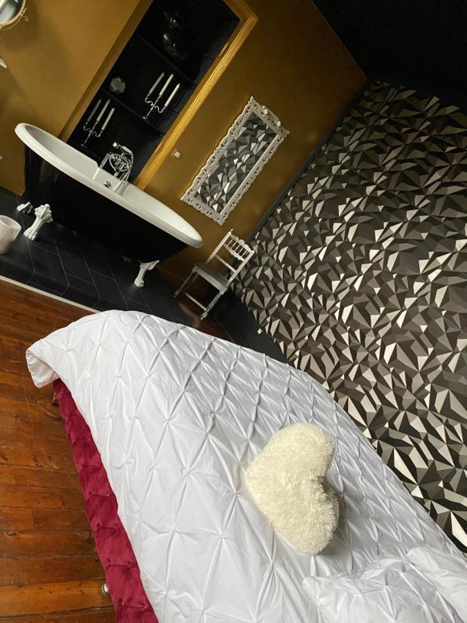 Bed and Breakfast Hypolite Avesnes-sur-Helpe Екстер'єр фото